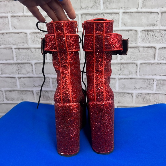❤️NWOT |•TRICKZ N TREATZ DOLLS KILL•| Glittery Red Platform Boots Size 8 - Picture 4 of 14